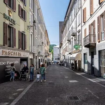 Lägenhet Incantevole-a Due Passi Dal Lago